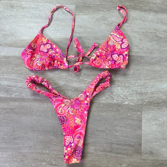 Kulani Kinis Strawberry Swirl Bikini Set Size Large Bralette Top Retro Y bottom - Picture 1 of 4